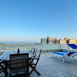 82, Attico Leonardo , Lido Adriano Italien